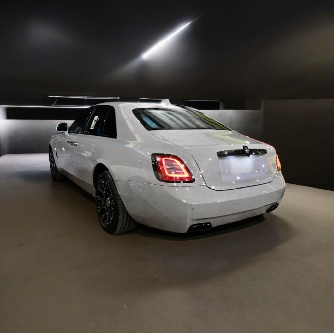 Rolls-Royce Black Badge Ghost 2023