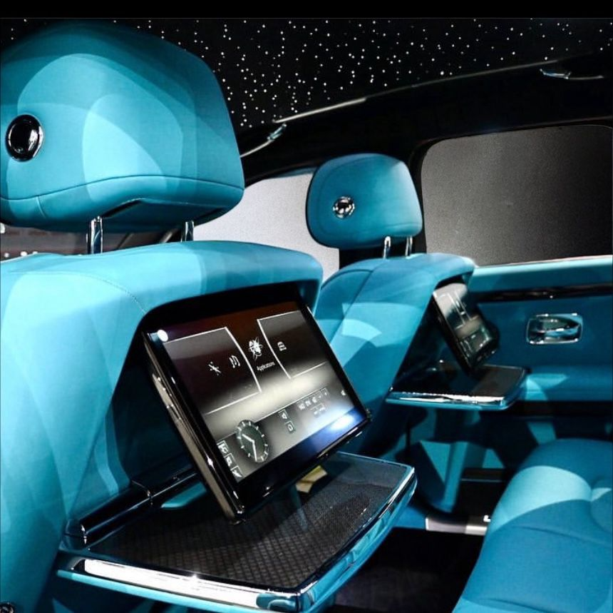Rolls-Royce Black Badge Ghost 2023