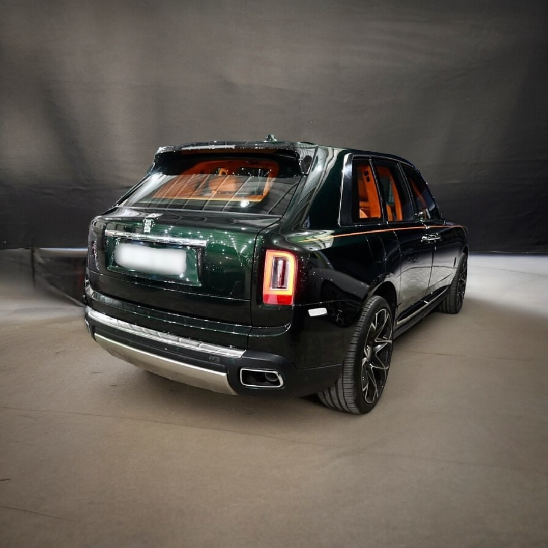Rolls Royce Cullinan  2021