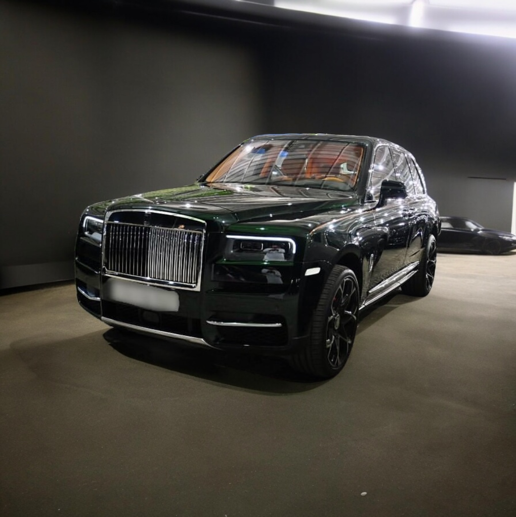 Rolls Royce Cullinan  2021