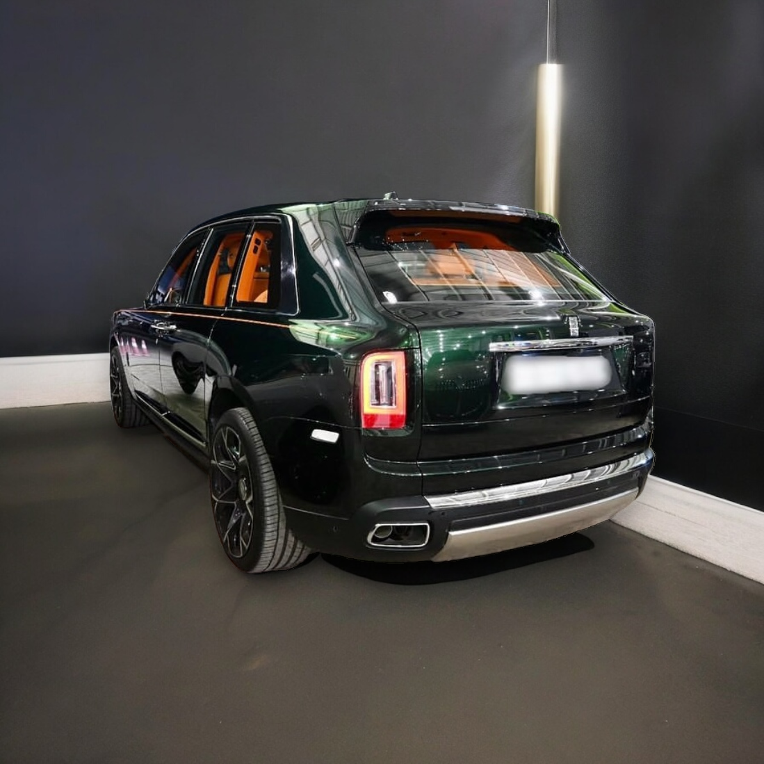 Rolls Royce Cullinan  2021